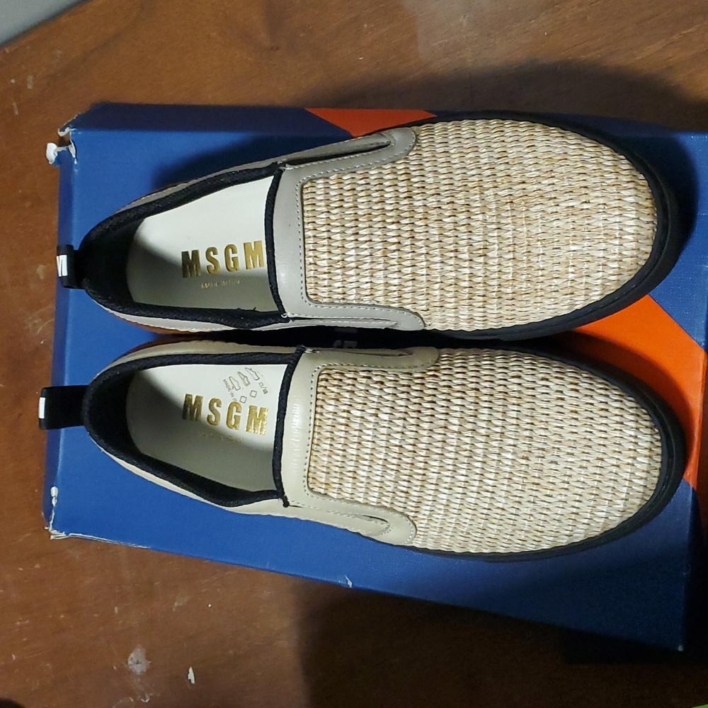 Sz 40 nib $540 MSGM loafers